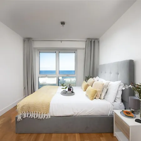 Fistral Lookout, Ocean 1 New Quay