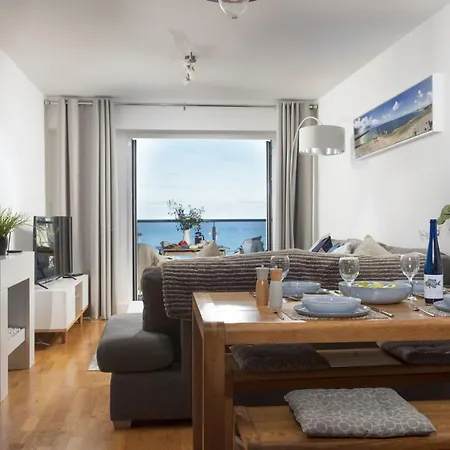 Fistral Lookout, Ocean 1 Apartment New Quay